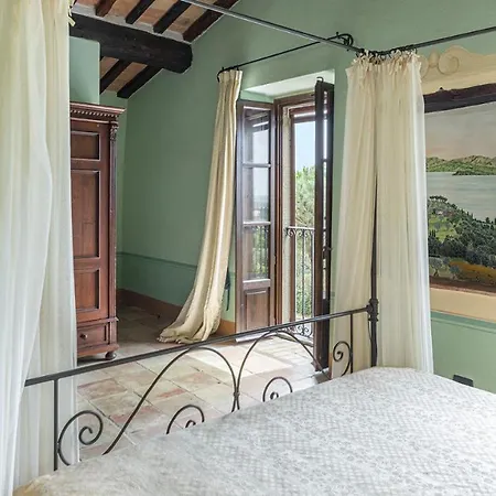 Villa Giulia 10, Emma *