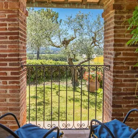 Villa Giulia 10, Emma Tuoro sul Trasimeno