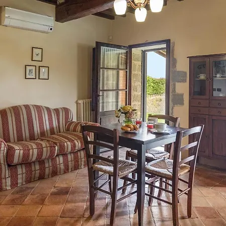 Villa Giulia 10, Emma *