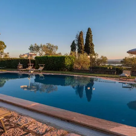 Villa Giulia 10, Emma Tuoro sul Trasimeno