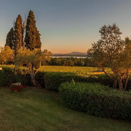 Villa Giulia 10, Emma Tuoro sul Trasimeno